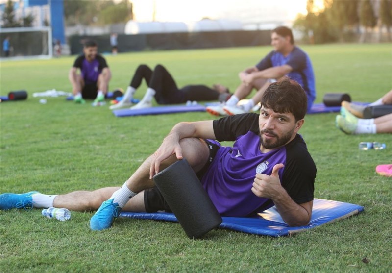 1403060511481627330856754 فوتبال , استقلال ,