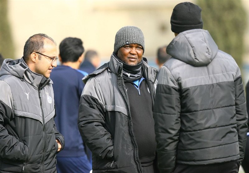 1403102914542034631924934 فوتبال , استقلال ,