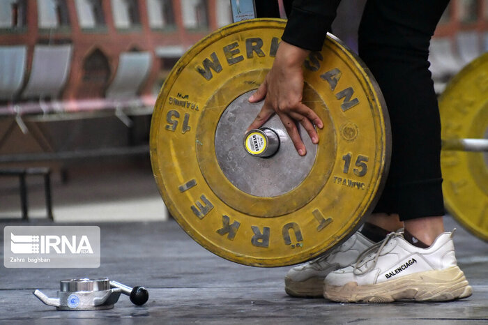 171274271 وزنه برداری زنجان درخشان و رو به رشد