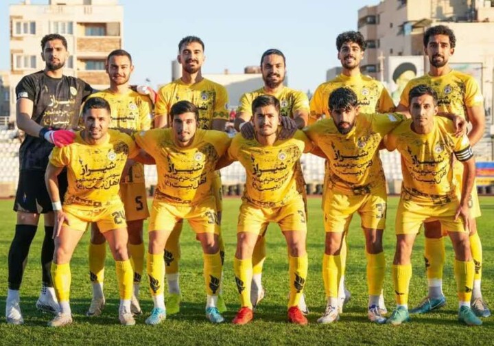 فجرسپاسی شیراز و ساپیا تهرانٰ، جشن قهرمانی نیم فصل در ورزشگاه حافظیه شیراز