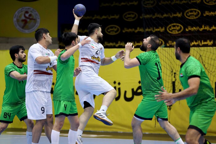 171614983 ورود وزارت ورزش به حاشیههای مسابقات کشتی در شب استعفای نصیرشلال از تیم ملی وزنهبرداری