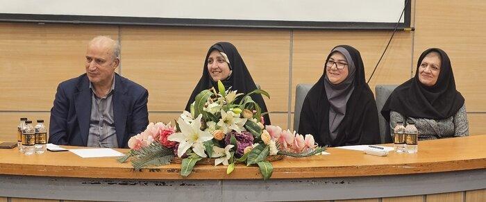 دیدار صمیمانه معاون بانوان رئیس جمهور با ملی‌پوشان فوتسال