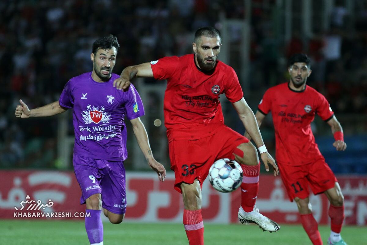 348912 عارف آقاسی در تیم تراکتور